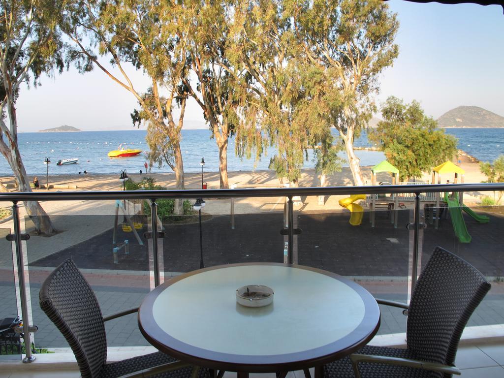 Sunset Beach Apartments Turgutreis Room photo